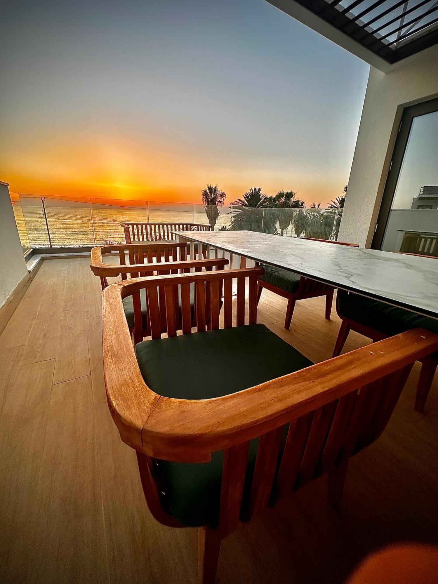 Santa Barbara Seafront Villas W Jacuzzi Pool Paphos ภายนอก รูปภาพ