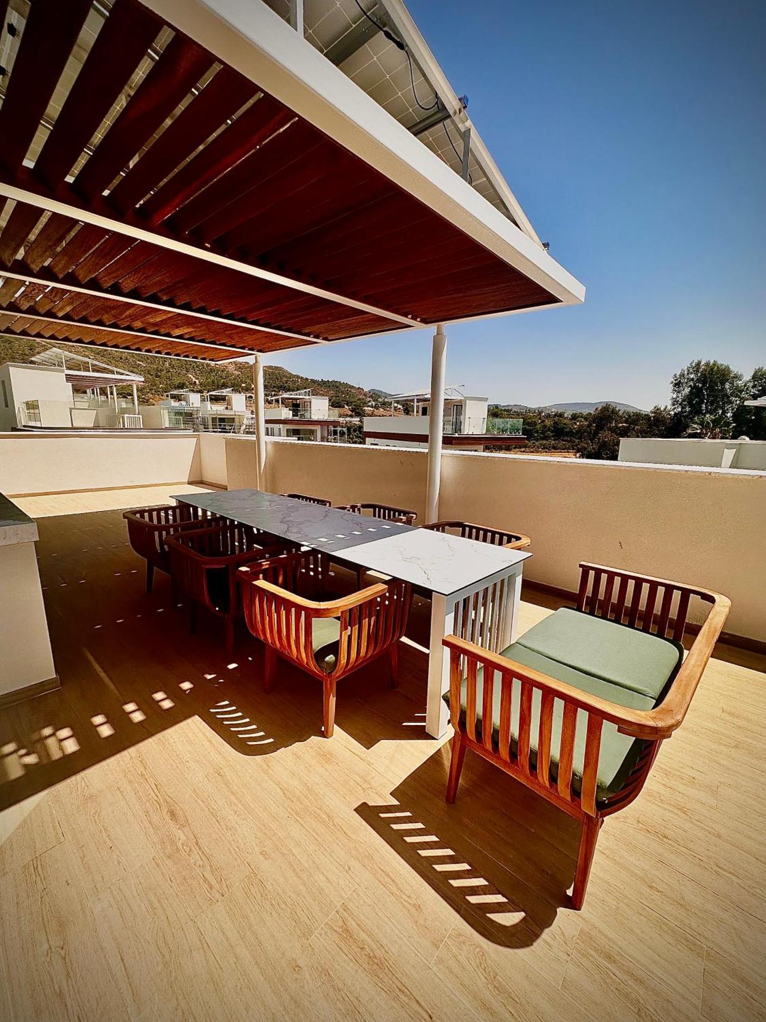 Santa Barbara Seafront Villas W Jacuzzi Pool Paphos ภายนอก รูปภาพ